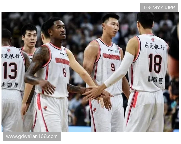 广州篮球队反击战术分析与得失总结探讨